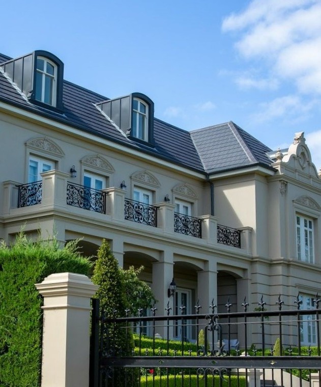 Maison élégante avec jardin verdoyant